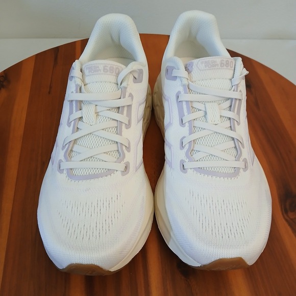 New Balance Fresh Foam X 680v8 Women's 6 B Running Shoes White Purple Sneakers - Picture 2 of 9